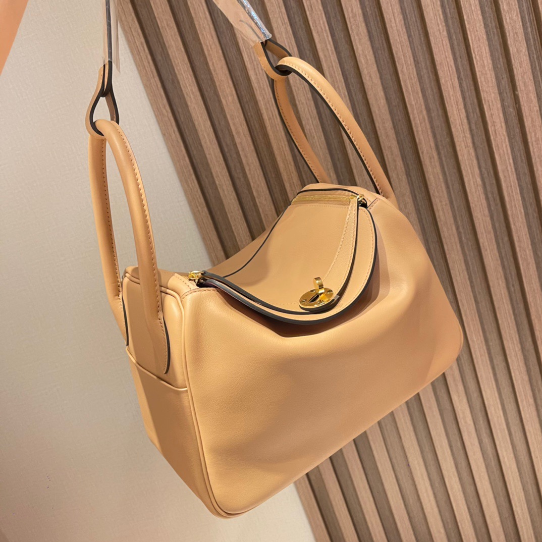 fb638e_8c494b24f06e45bb9ceb5afc4f9f3e30mv2.jpg Lindy 26 Swift Chai - Image 1