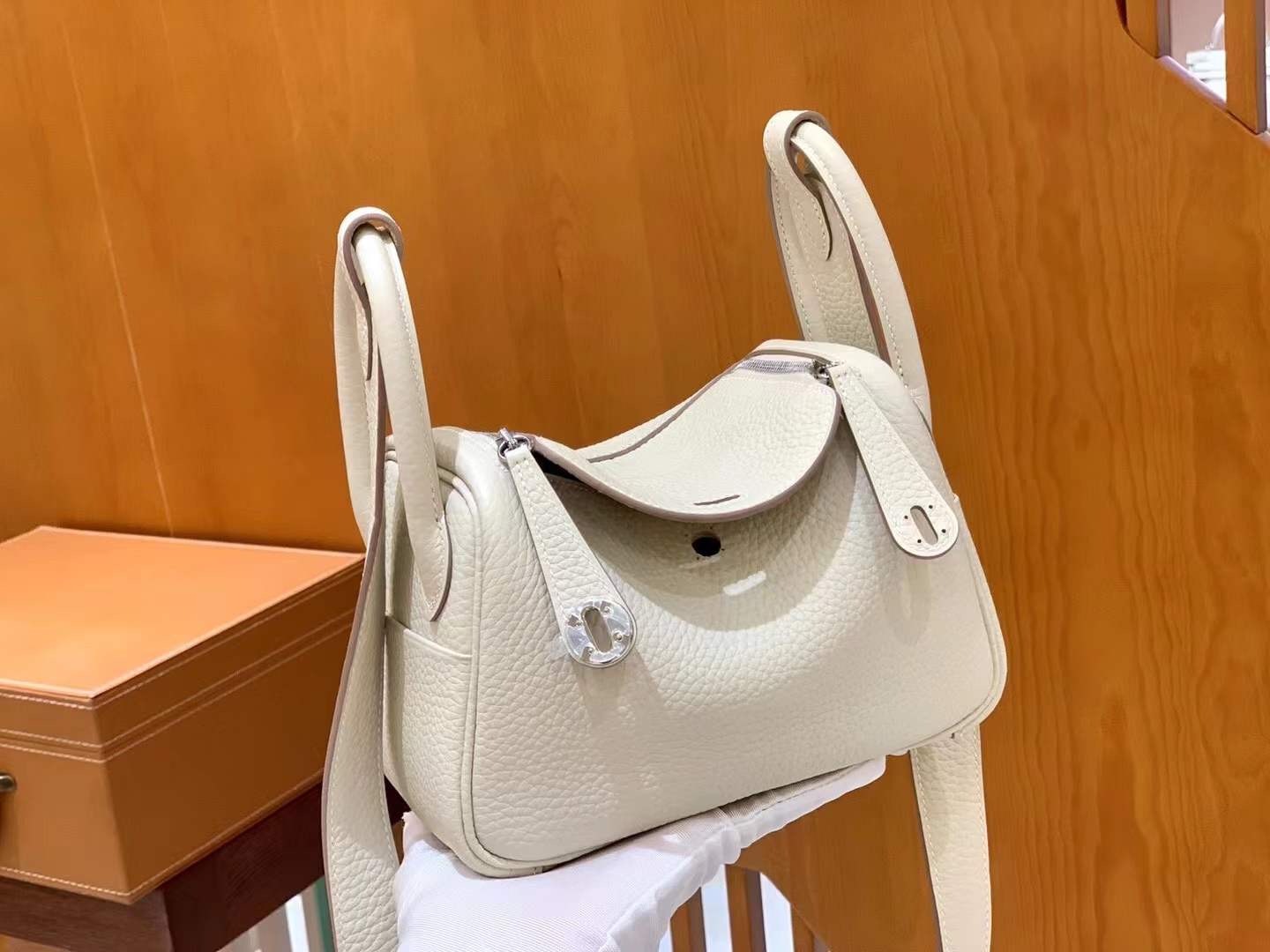 fb638e_8f2a8357f11e47609b956d7366acefd7mv2.jpg Mini Lindy 18 Terracotta Craie - Image 1