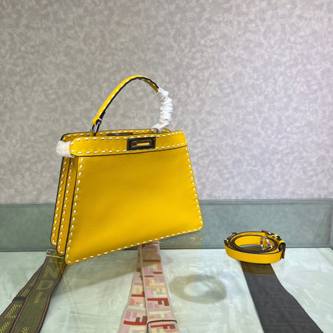 Fendi Peekaboo ISeeU Medium Bag - Image 3