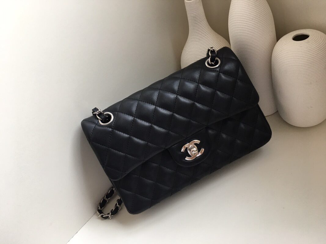 Chanel Classic Flap 23 Jumbo Black