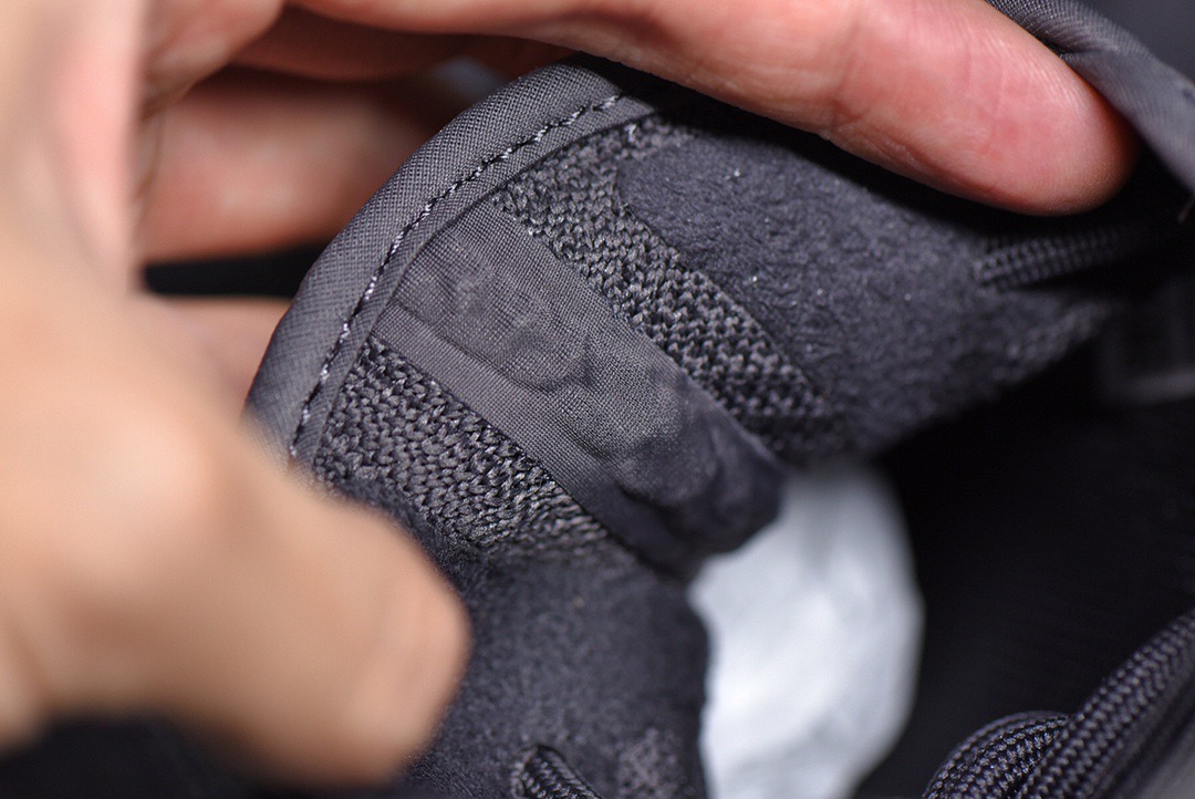Yeezy 350v2 "Cinder" black - Image 10