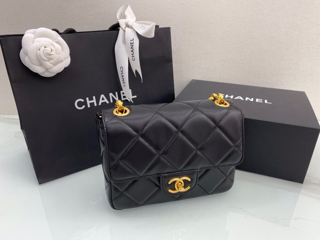 Chanel 21 Flap Bag Black
