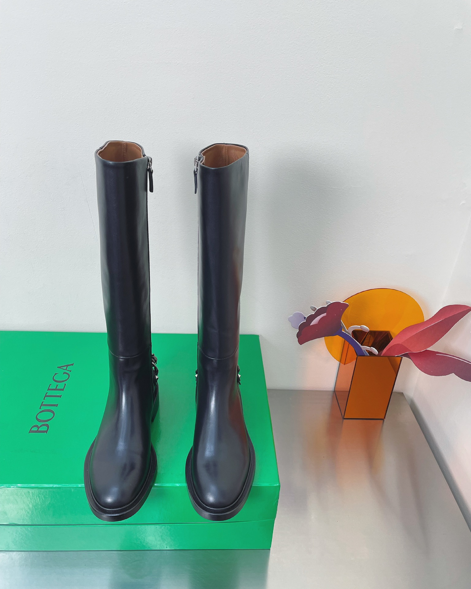 fb638e_955410d6033c4ebea1092e6fcb27dba7mv2.jpg Givenchy Chain Leather Boots - Image 1