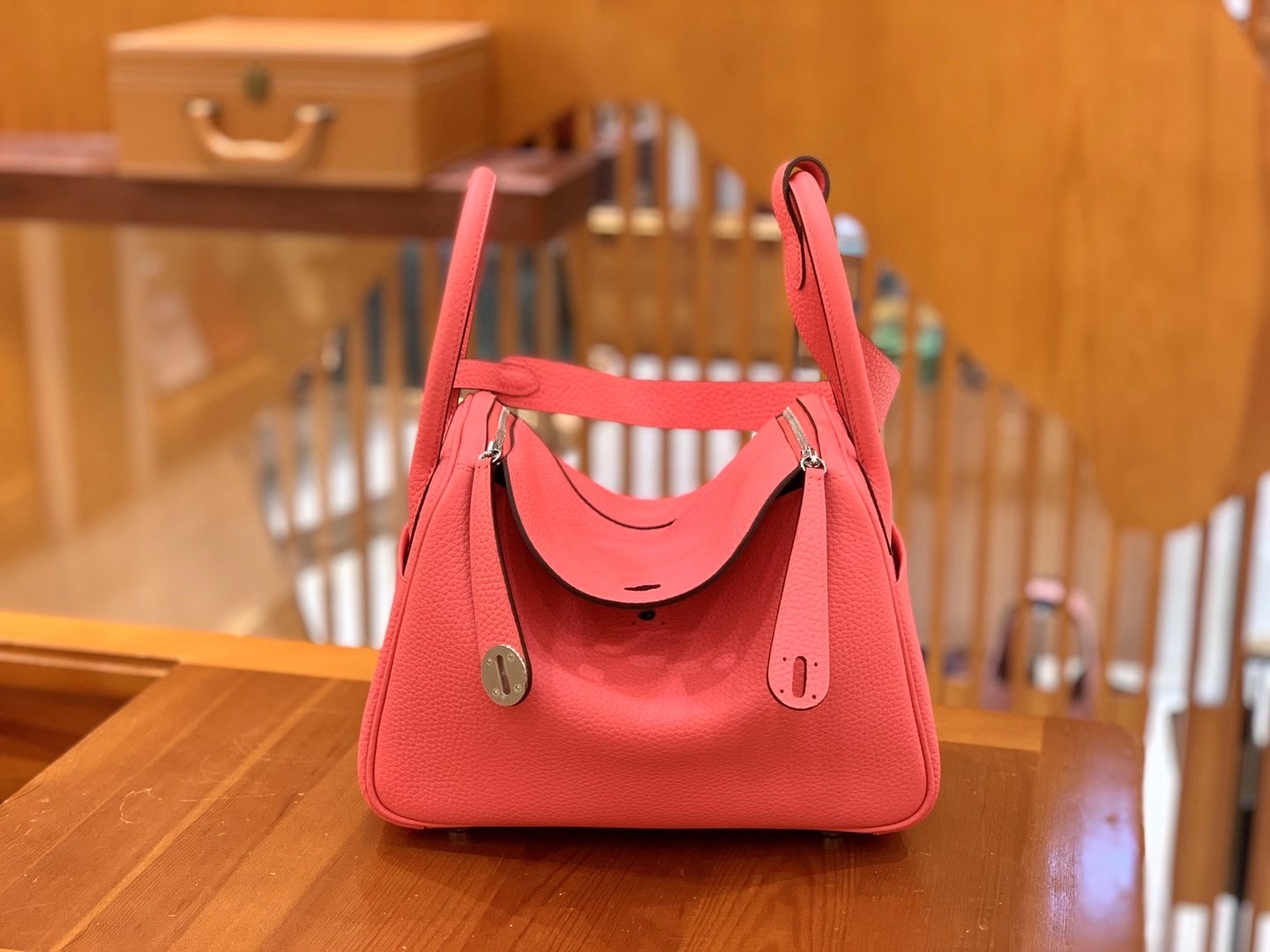 fb638e_957b69e73411485caaba91b4d92a6365mv2.jpg Lindy 26 Lipstick Pink - Image 1