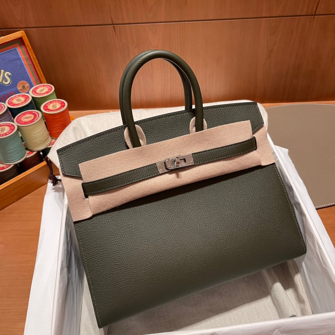 fb638e_95cc149f36294e0292ec700d051255edmv2.jpg Birkin 25 Epsom Gray-Green - Image 1