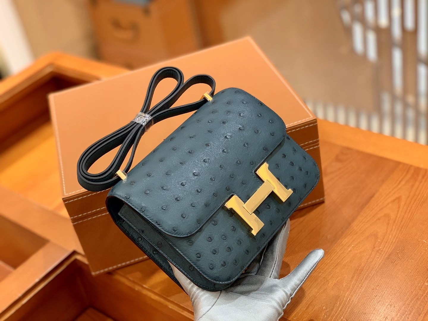 fb638e_95f5acaf74e44a40bbbb1033dc22b6b2mv2.jpg Constance 18 Ostrich Indigo - Image 1