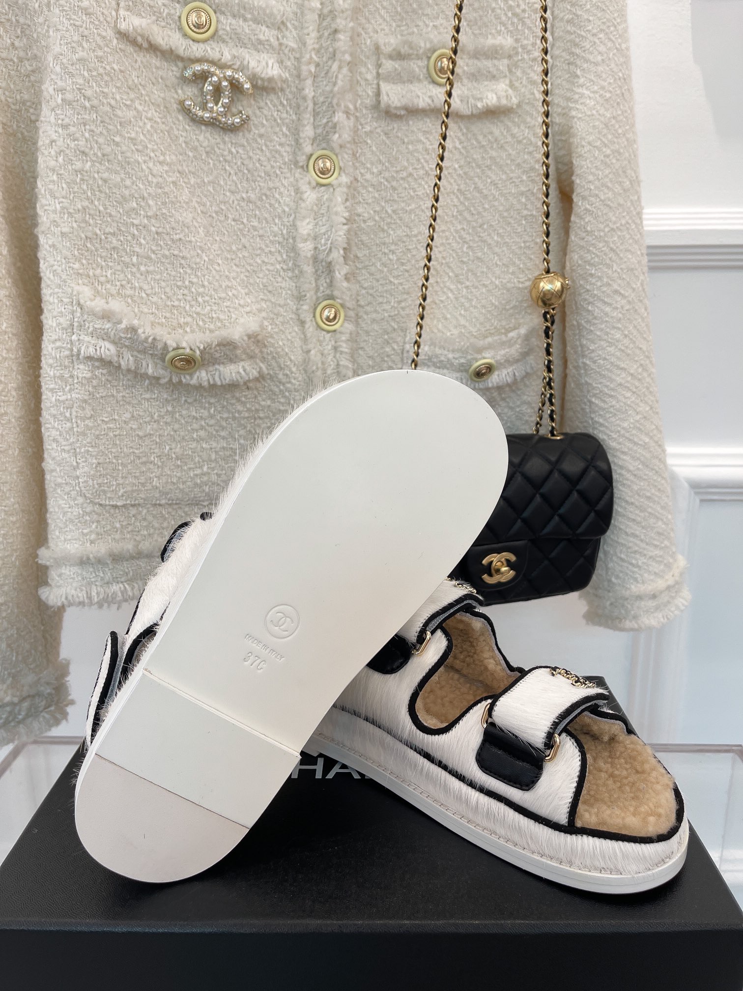 Chanel Beach Sandals - Image 10