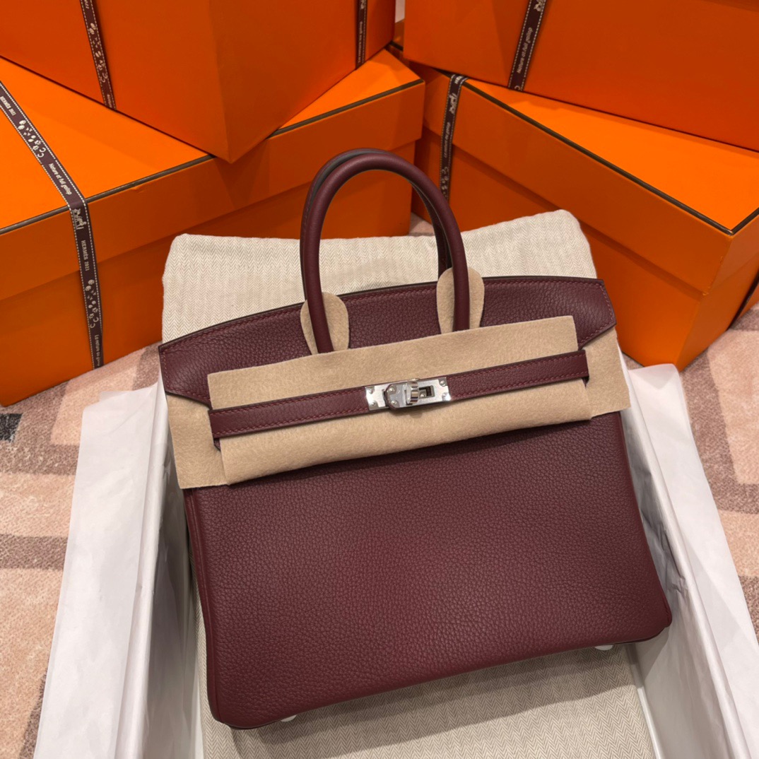 fb638e_9704a561eeae46ab904aaa7c26fdacfemv2.jpg Birkin 25 Togo Bordeaux Red - Image 1