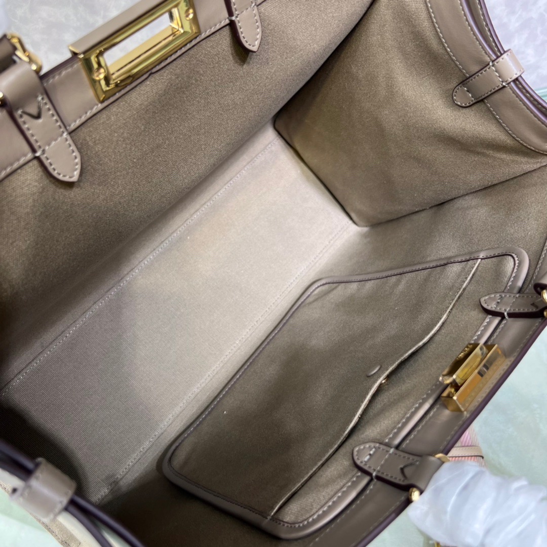 Fendi Peekaboo X-Tote Medium Bag - Image 6