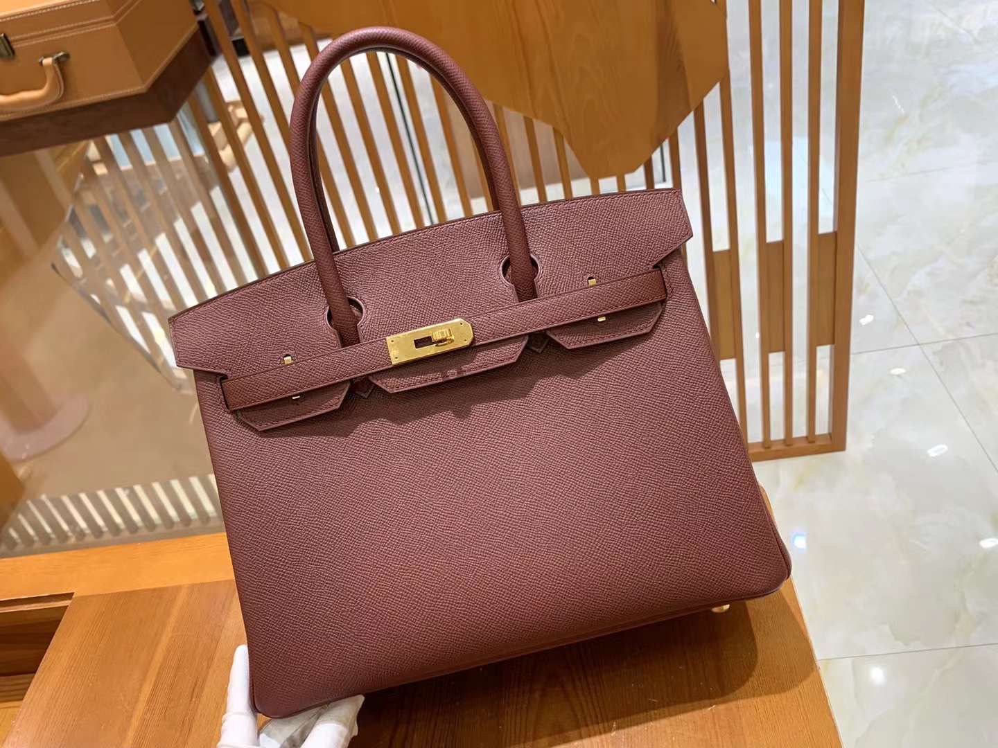 fb638e_981384066e7e45079e24fd2b911d4aa3mv2.jpg Birkin 30 Epsom Wine Red - Image 1