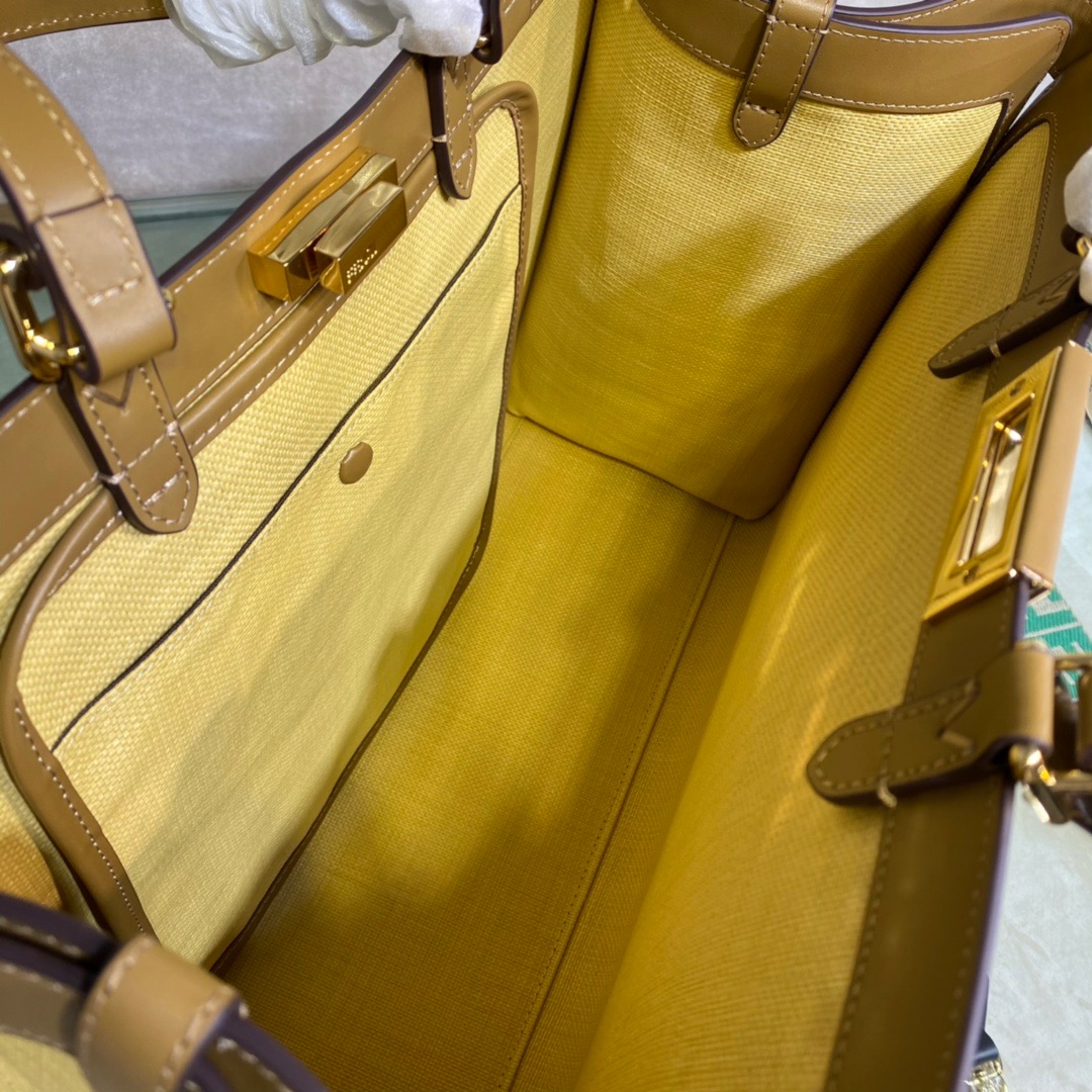 Fendi Peekaboo X-Tote Medium Bag - Image 7