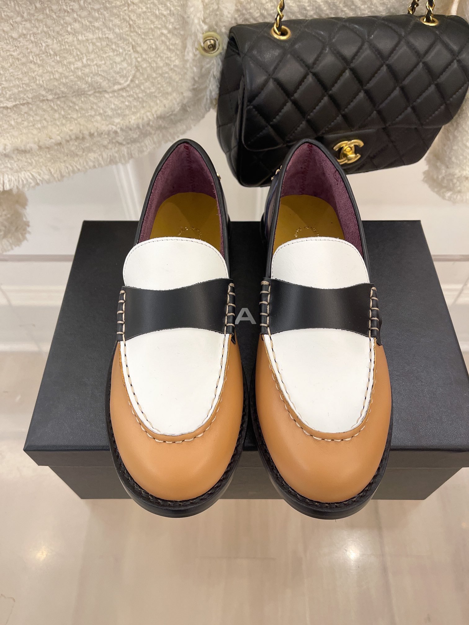 fb638e_9e21a8e6f44c486eb9c5049e5f3199f4mv2.jpg Chanel Loafers - Image 1