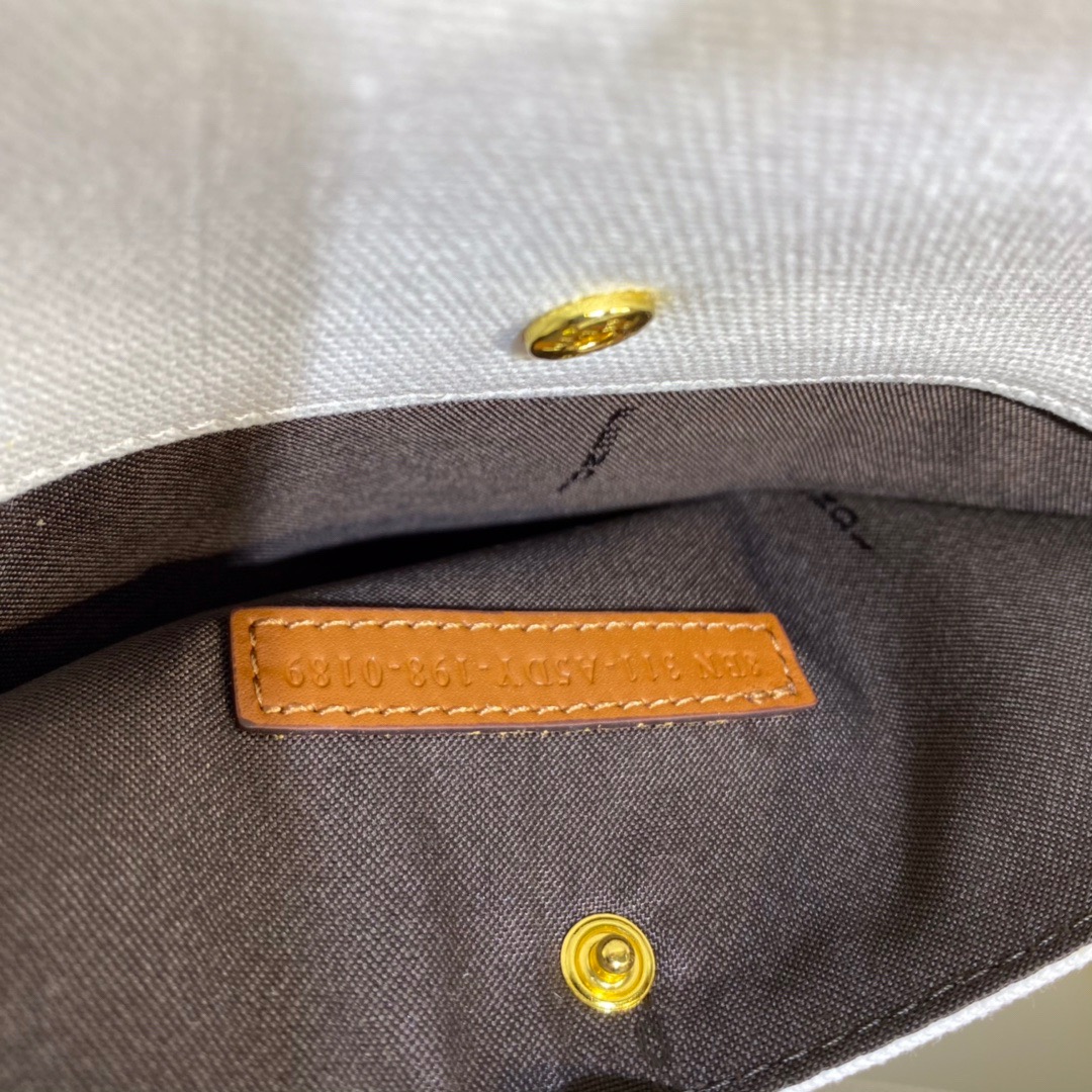 Fendi Peekaboo X-Tote Medium Bag - Image 9