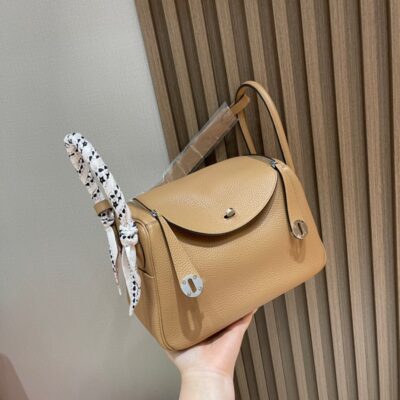 Lindy 26 Clemence Chai