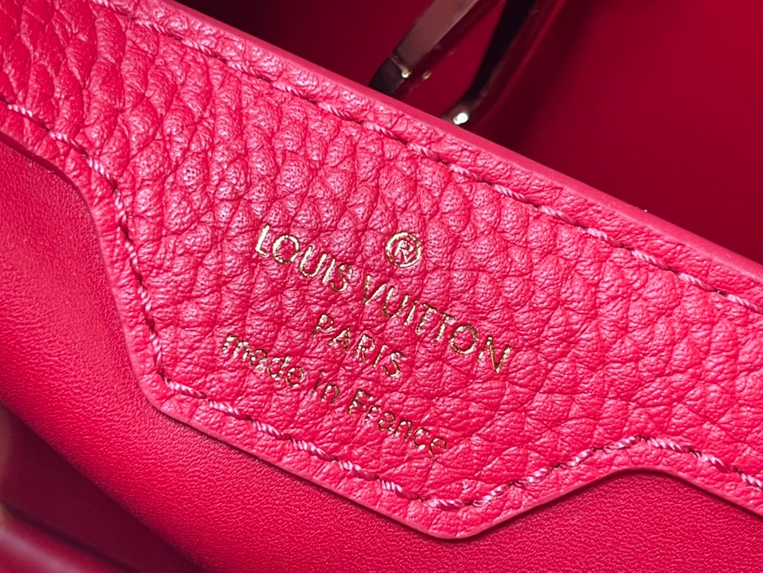 Louis Vuitton Capucines BB Medium Handbag in Red - Image 10