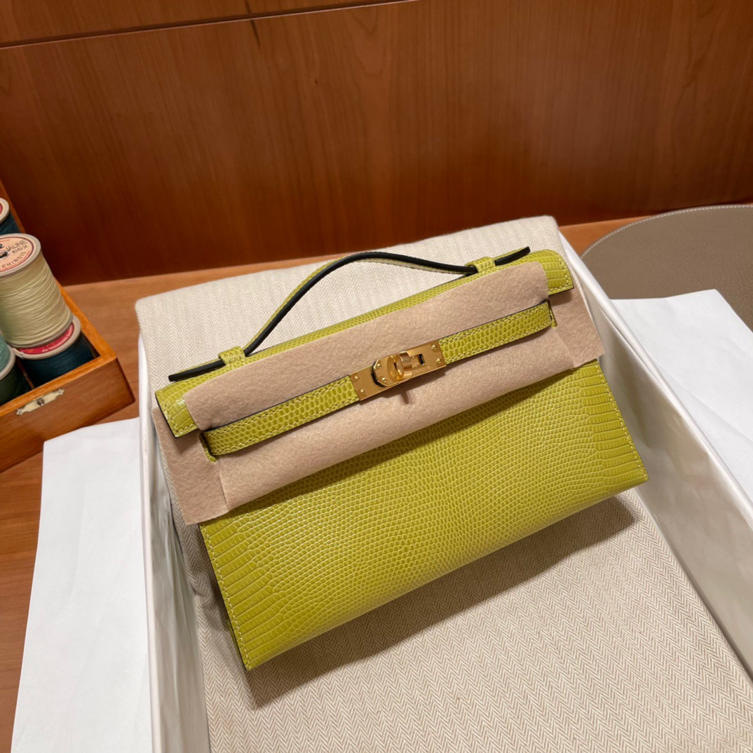 fb638e_a1087079522743f5b95ec7cc8032e2d6mv2.jpg Kelly Pochette Lizard Vert Anis - Image 1
