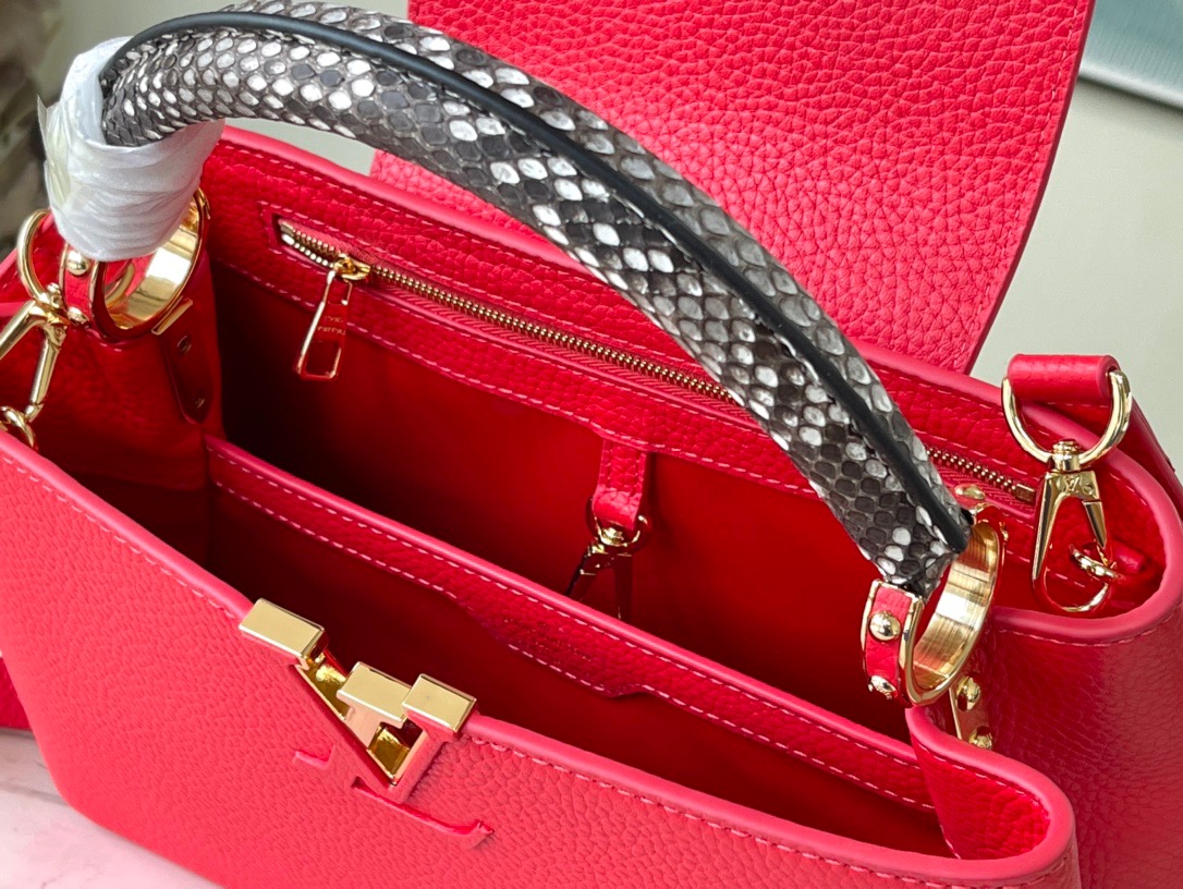 Louis Vuitton Capucines BB Medium Handbag in Red - Image 9