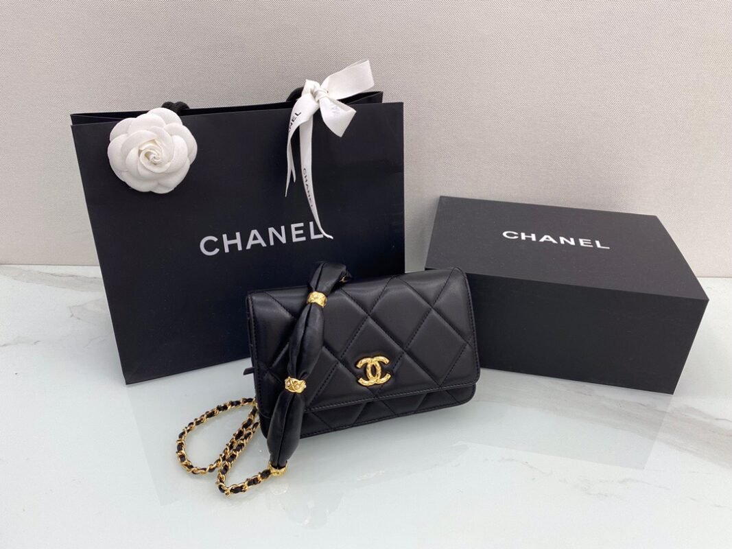 Chanel 21 Black