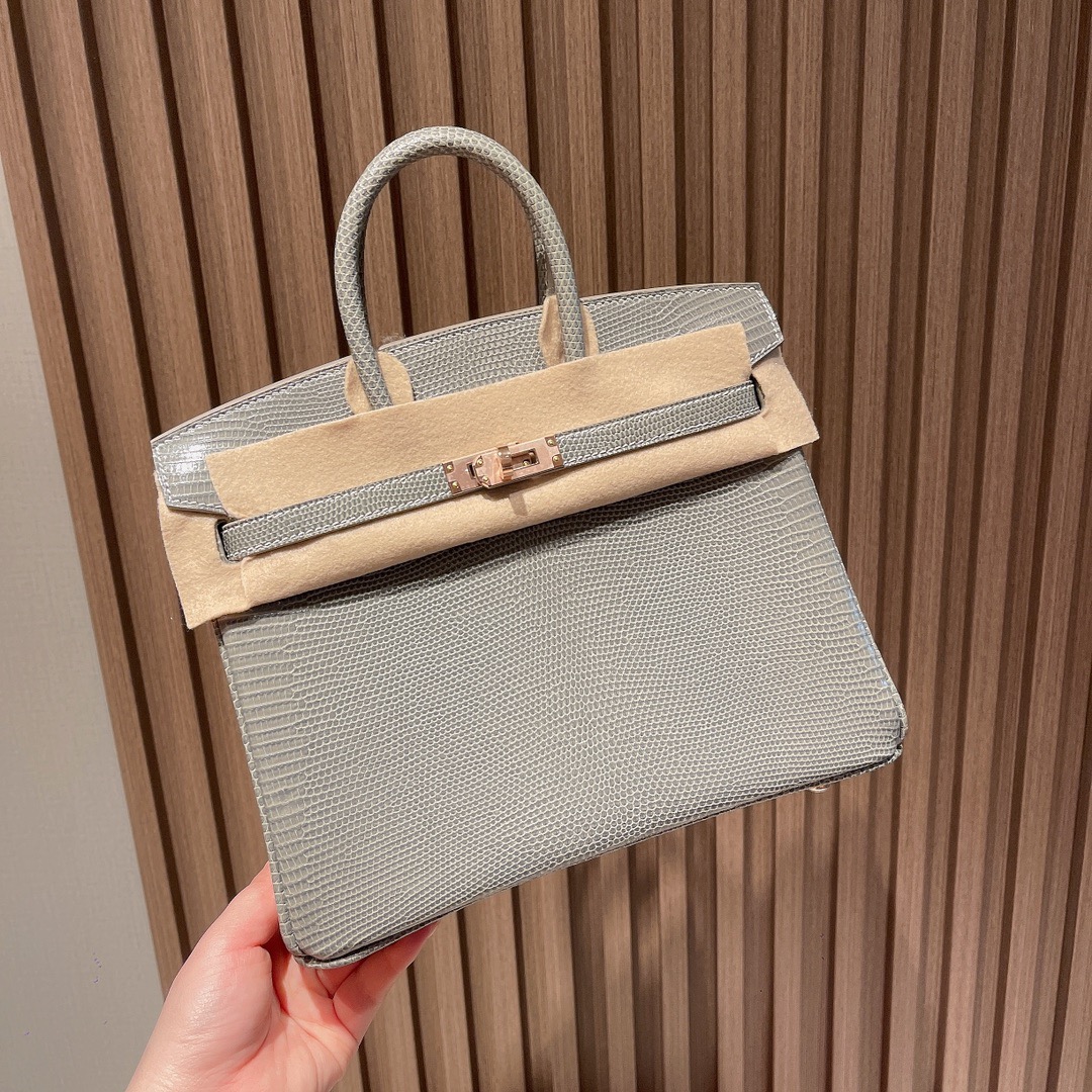 fb638e_a4963aa1a10146ec967bdbc66c86654dmv2.jpg Birkin 25 Lizard Paris Grey - Image 1