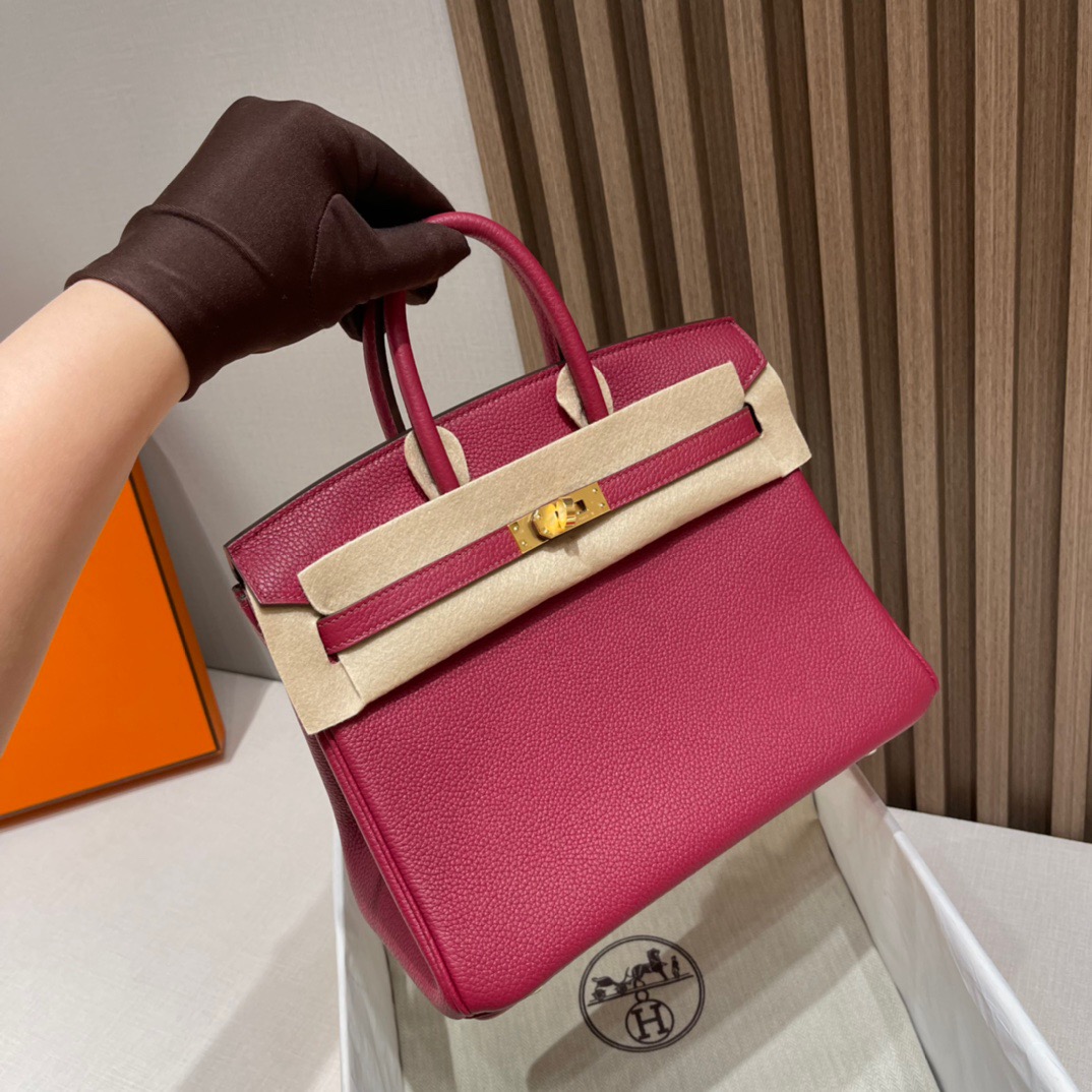 fb638e_a513d2e795ef4434b6bf5daa92725008mv2.jpg Birkin 25 Togo Ruby - Image 1