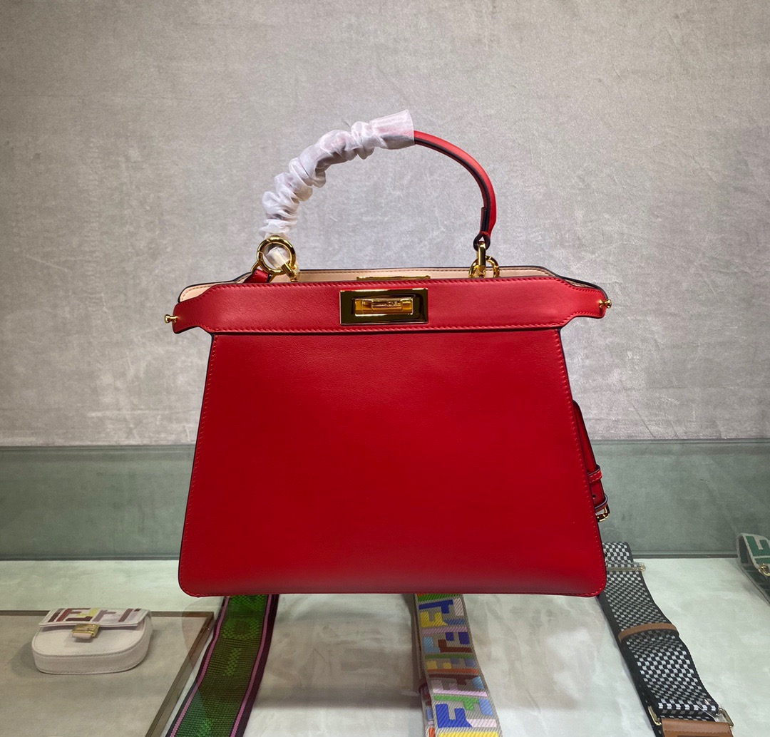 Fendi Peekaboo ISeeU Medium Bag in Red - Image 3