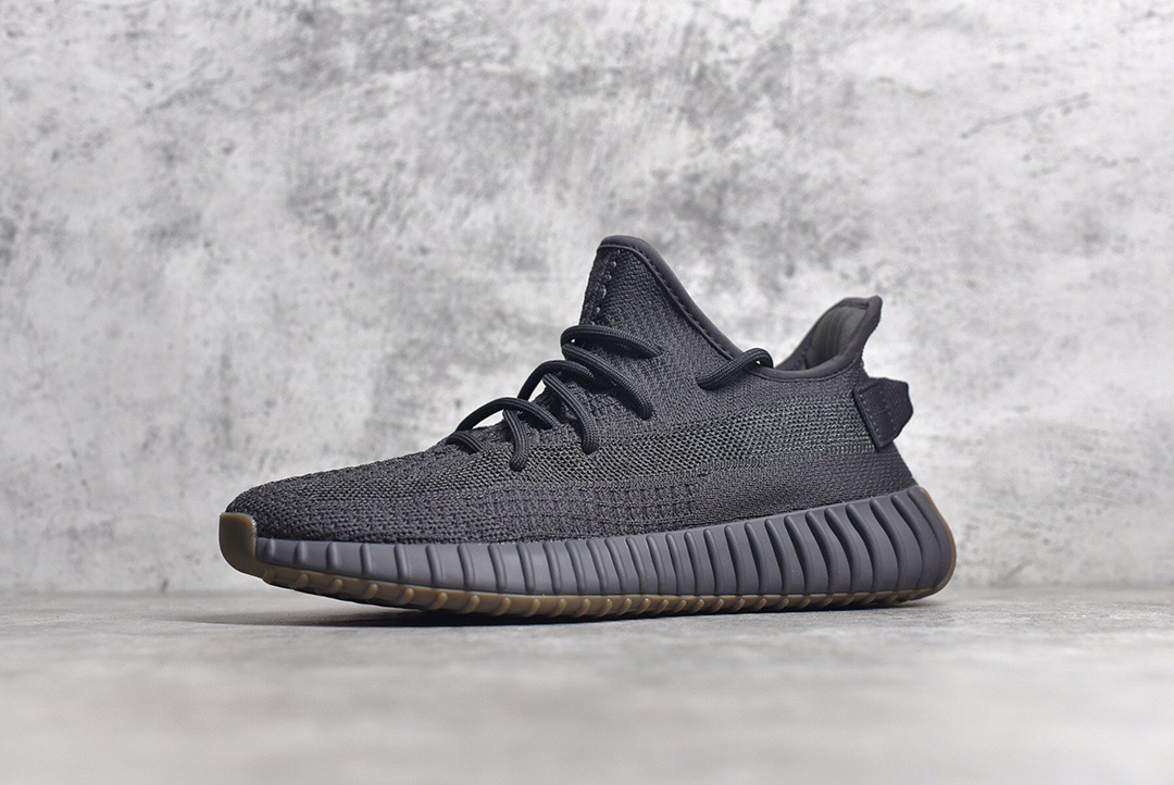 Yeezy 350v2 “Cinder” black