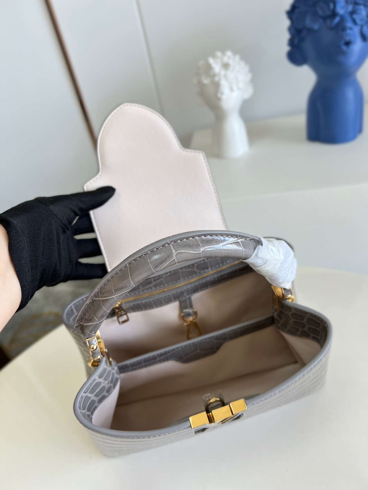 Louis Vuitton Capucines BB Small Handbag in Gray Crocodile - Image 9