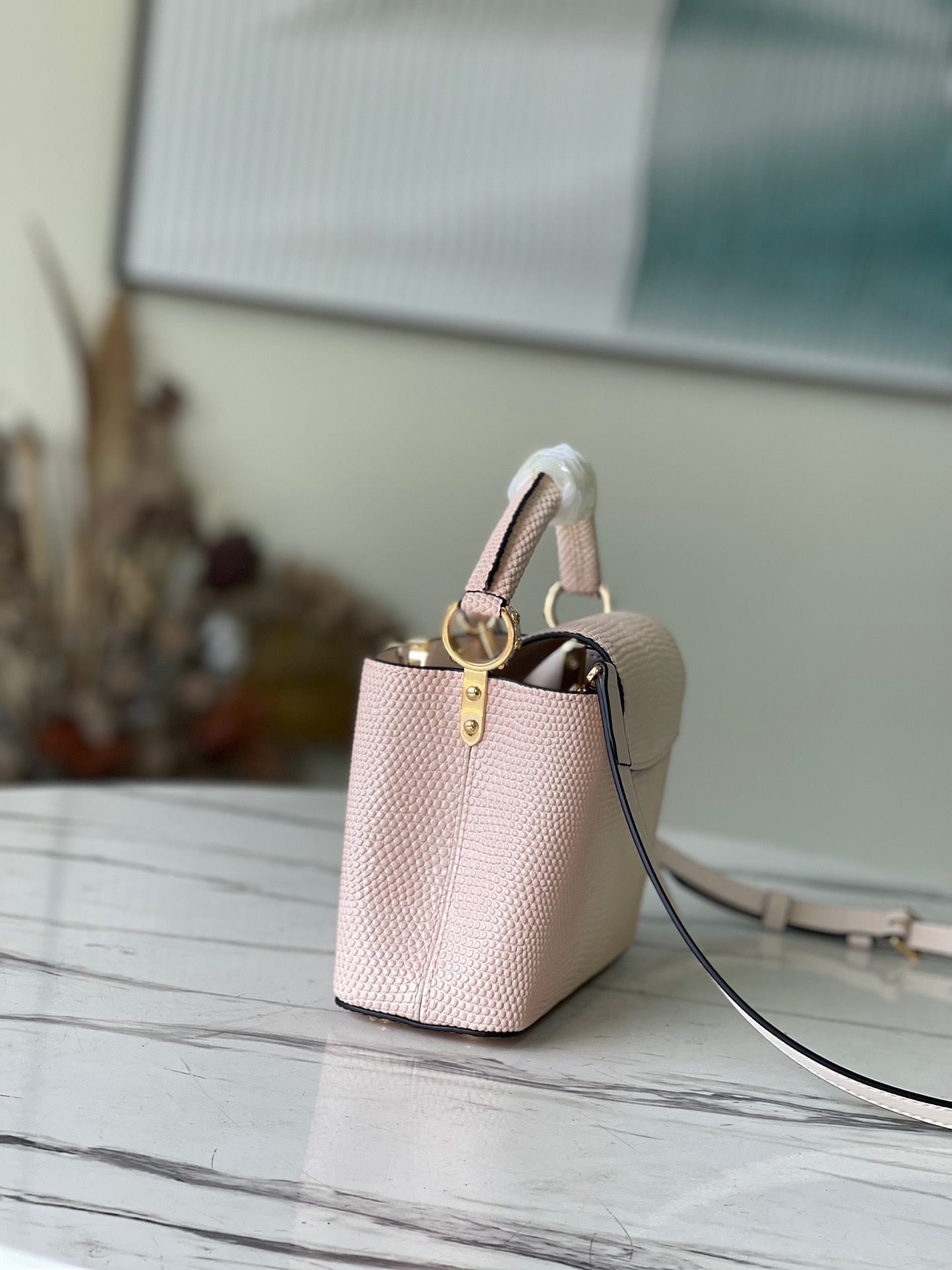 Louis Vuitton Capucines Mini Handbag in Gradient Pink - Image 4