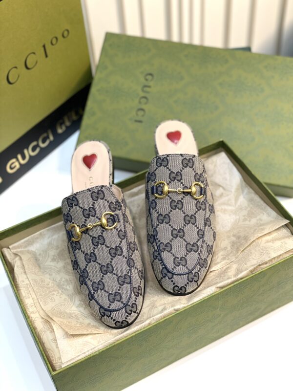 Gucci mule