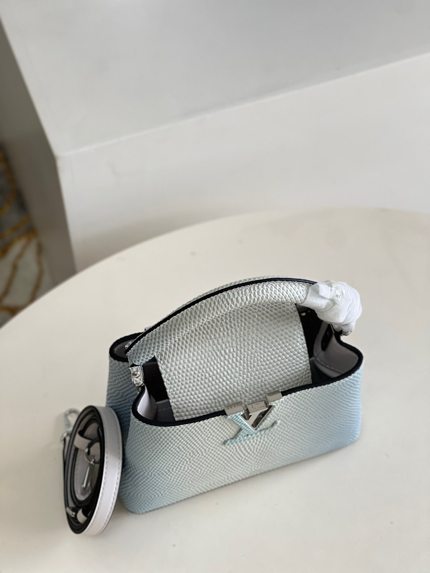 Louis Vuitton Capucines Mini Handbag in Gradient Blue - Image 4