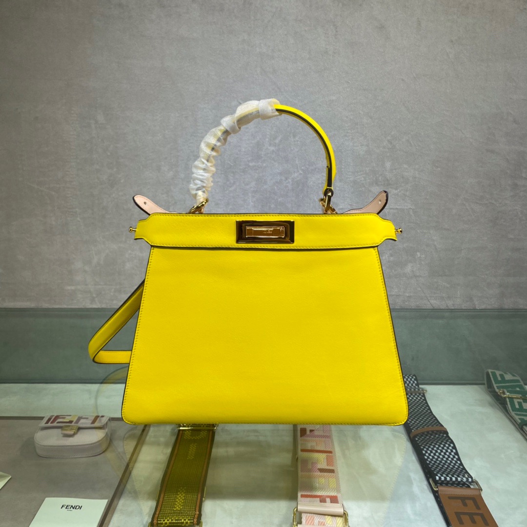 Fendi Peekaboo ISeeU Medium Bag in Yellow - Image 4