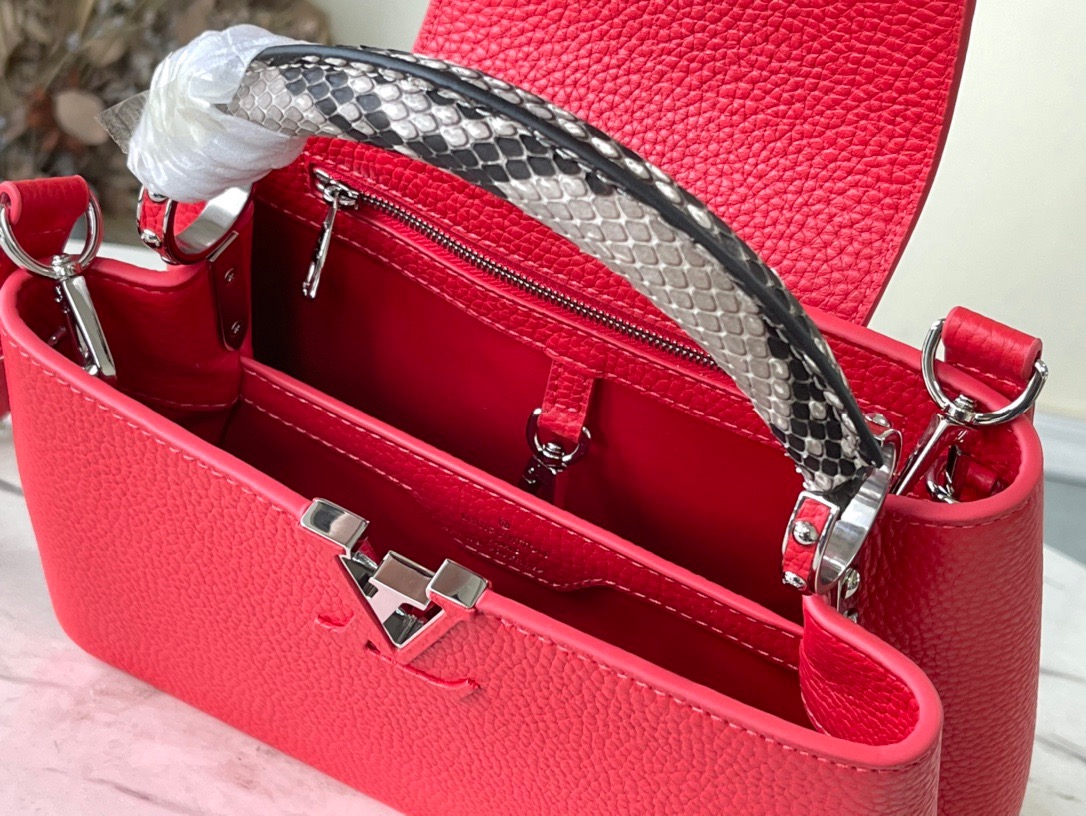 Louis Vuitton Capucines BB Small Handbag in Red - Image 9