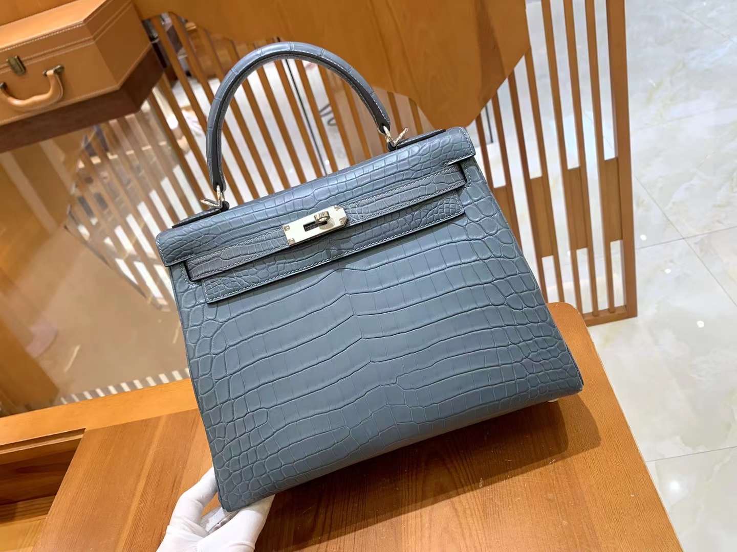 fb638e_bb6defab1ec64efe9d0b04dc8f4ab440mv2.jpg Kelly 25 Crocodile Niloticus Matte Iron Grey - Image 1