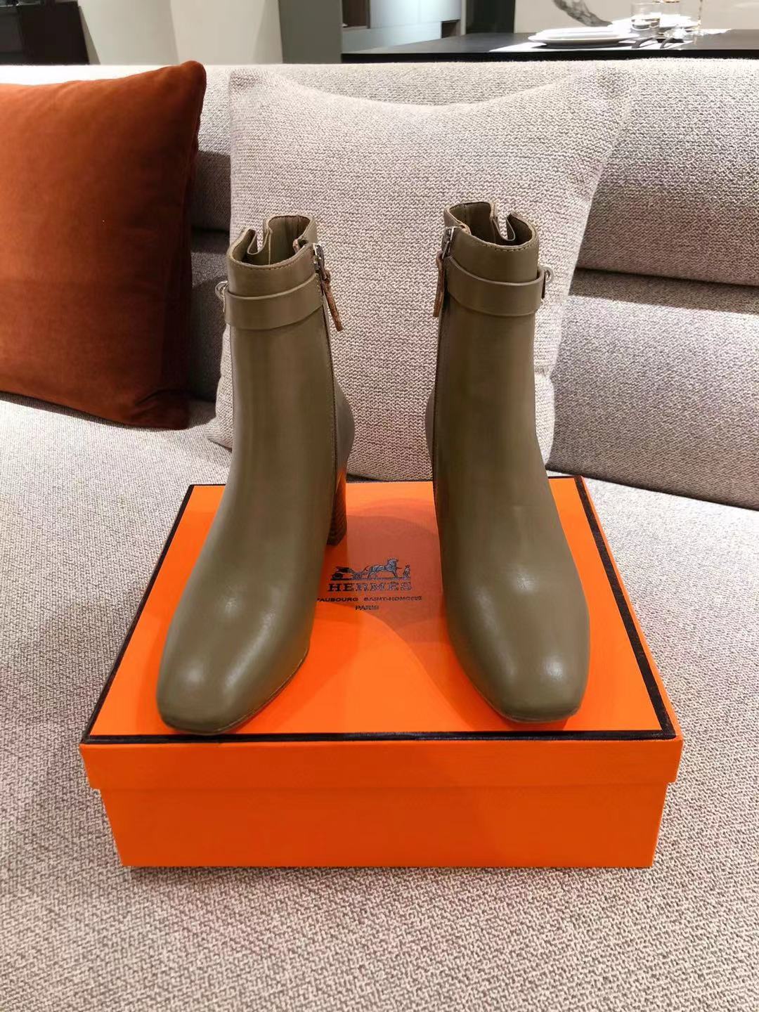 fb638e_bb7b0561b53149e4af884f8aee51d5c1mv2.jpg Hermes Kelly Boots - Image 1