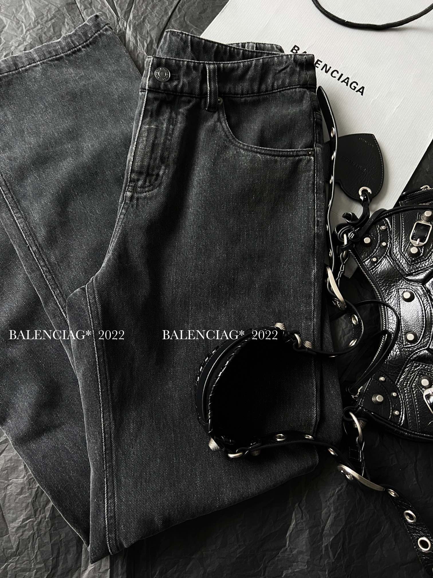 fb638e_c03d6466f3814bd9a8da40933db258a2mv2.jpg Balenciaga Black Classic Jeans - Image 1