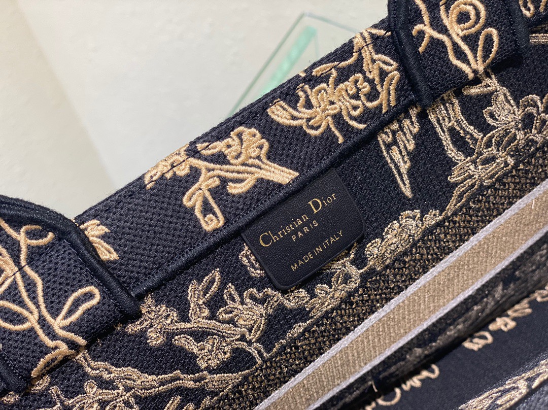 Dior Book Tote 36 Jardin d'Hiver - Image 10