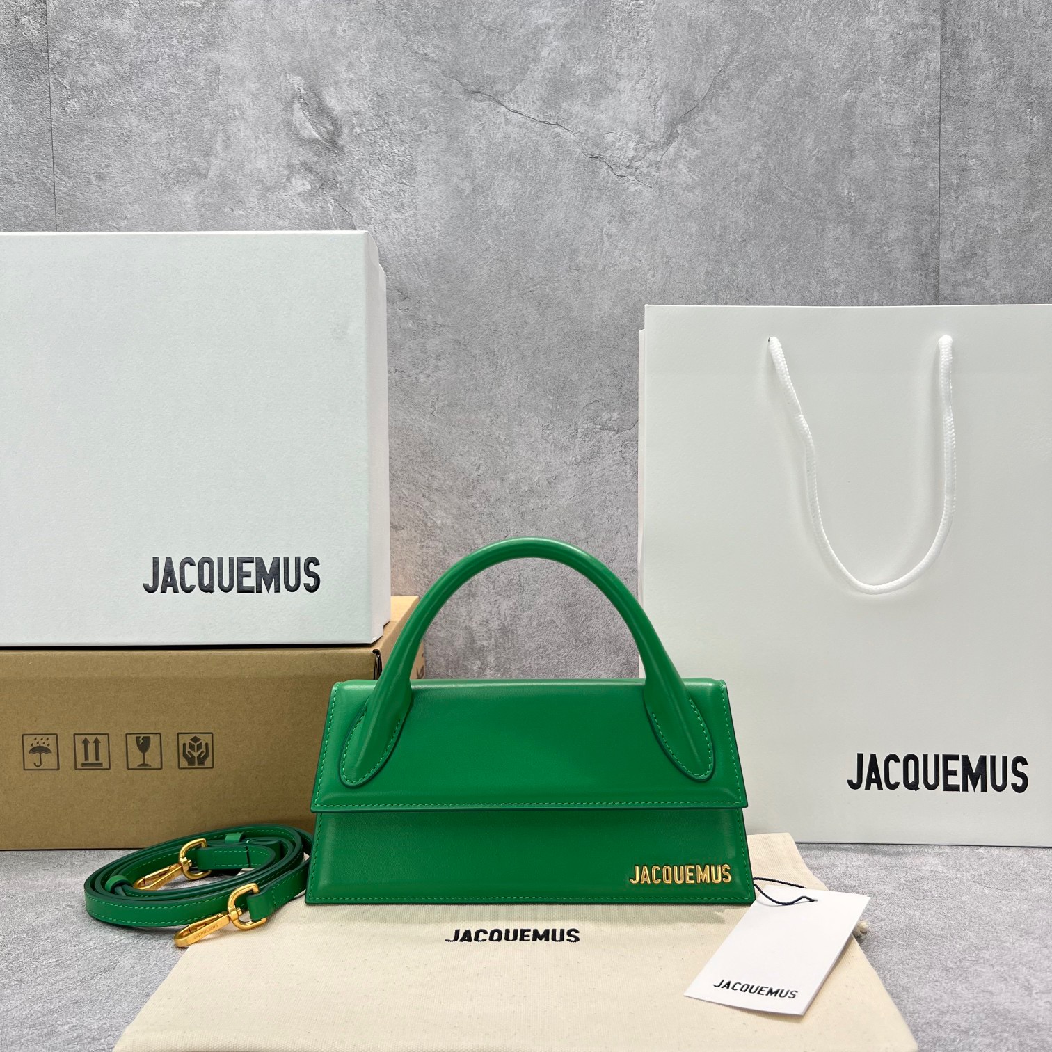 fb638e_c273fe11b80a47c28ed923b05b1b49aamv2.jpg Jacquemus 21 Green - Image 1