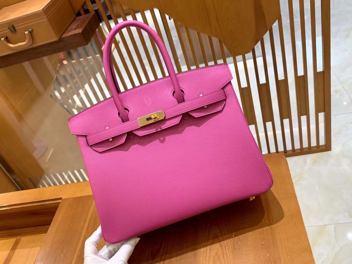 fb638e_c390372b2cf44d0d9a21961fff18bbf1mv2.jpg Birkin 30 Epsom Magnolia Pink - Image 1