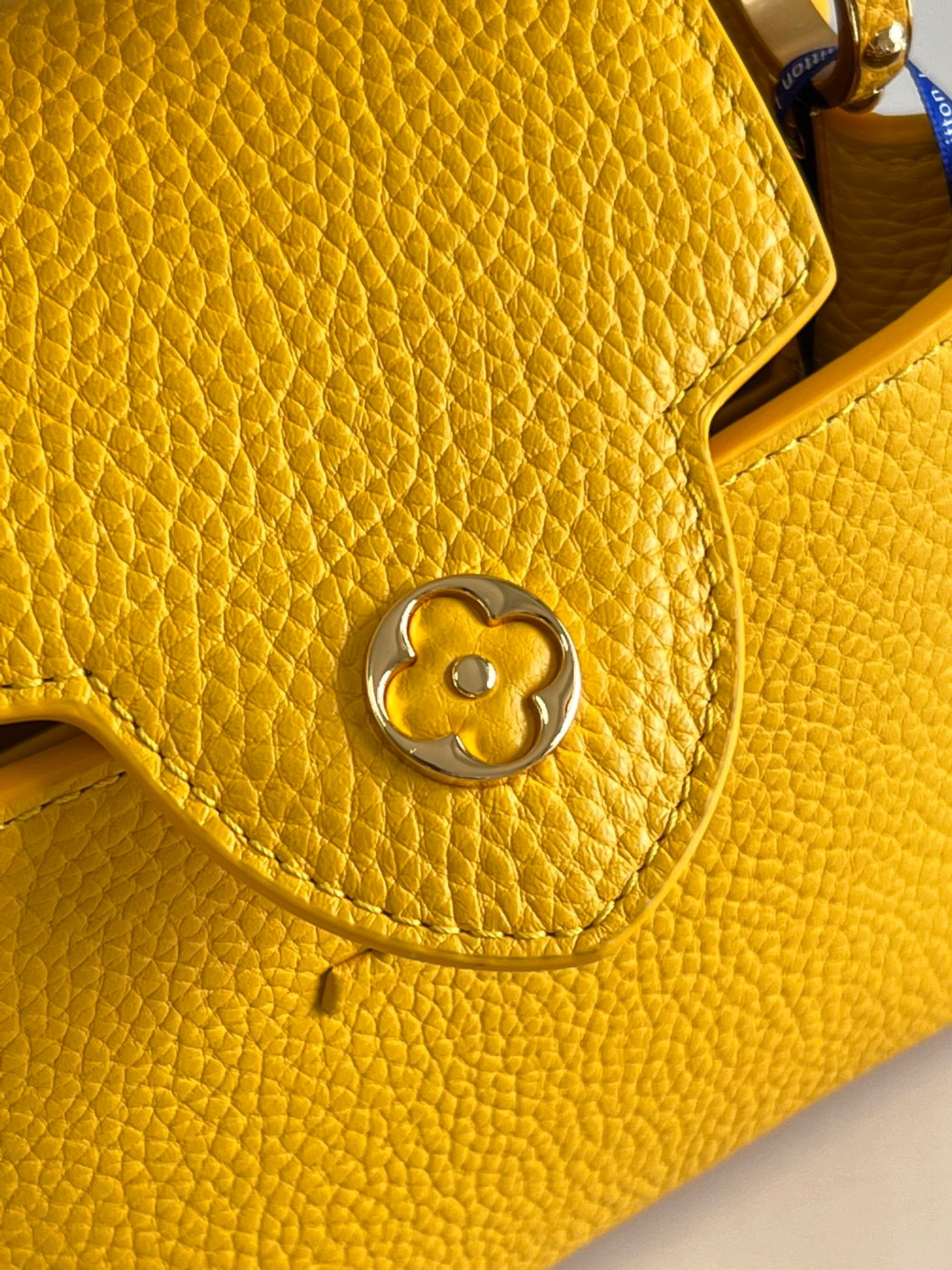 Louis Vuitton Capucines Mini Handbag in Light Gold - Image 8