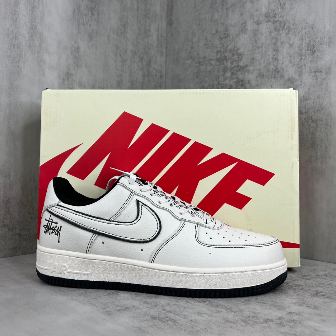 fb638e_c496d812c6a94ed191d95a2be7e2c46dmv2.jpg Nike Air Force 1 Series Casual Sneakers - Image 1