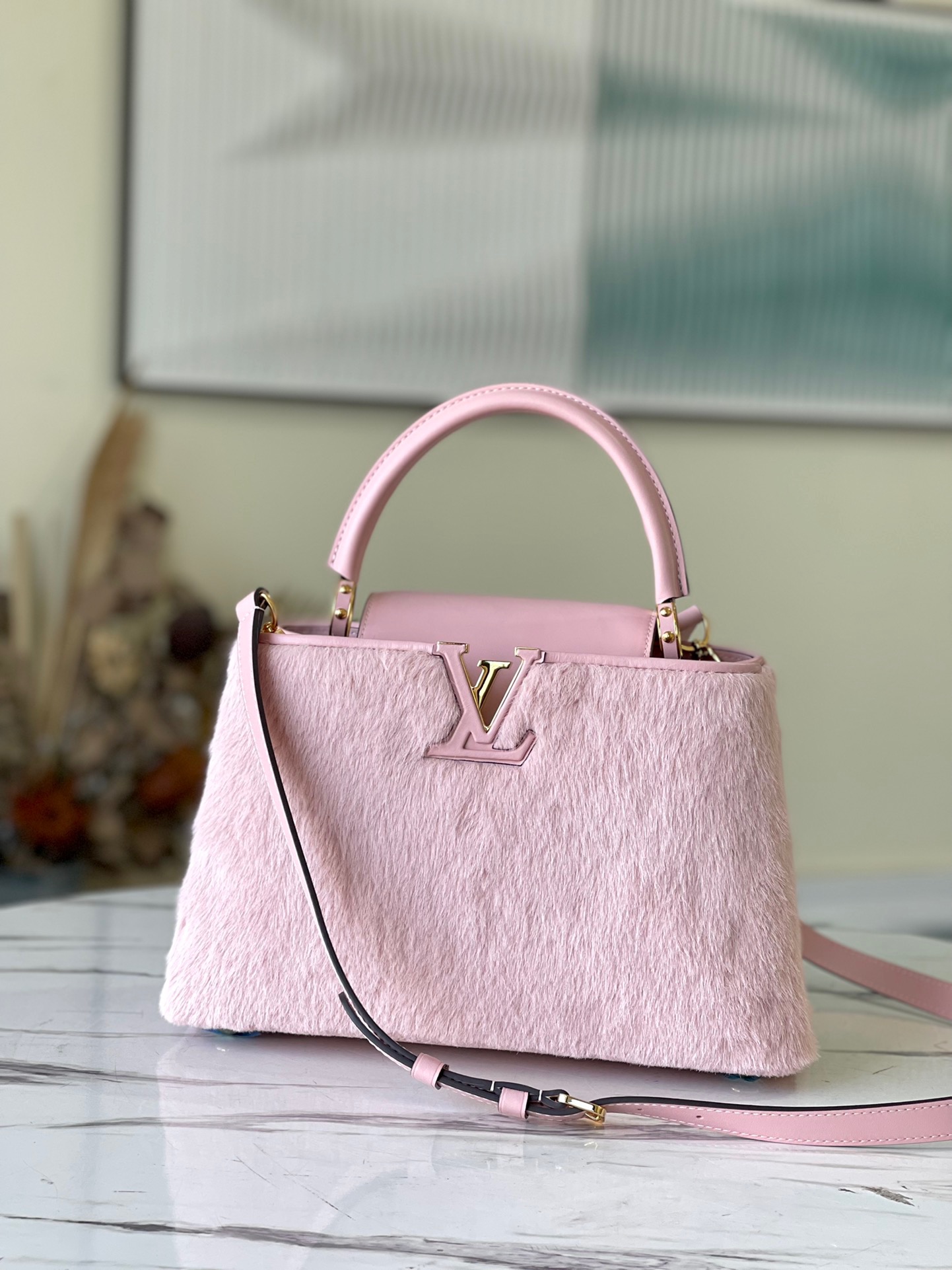 fb638e_c4b10cde4e8347f980729b84cca7b357mv2.jpg Louis Vuitton Capucines BB Medium Handbag in Pink Fur - Image 1