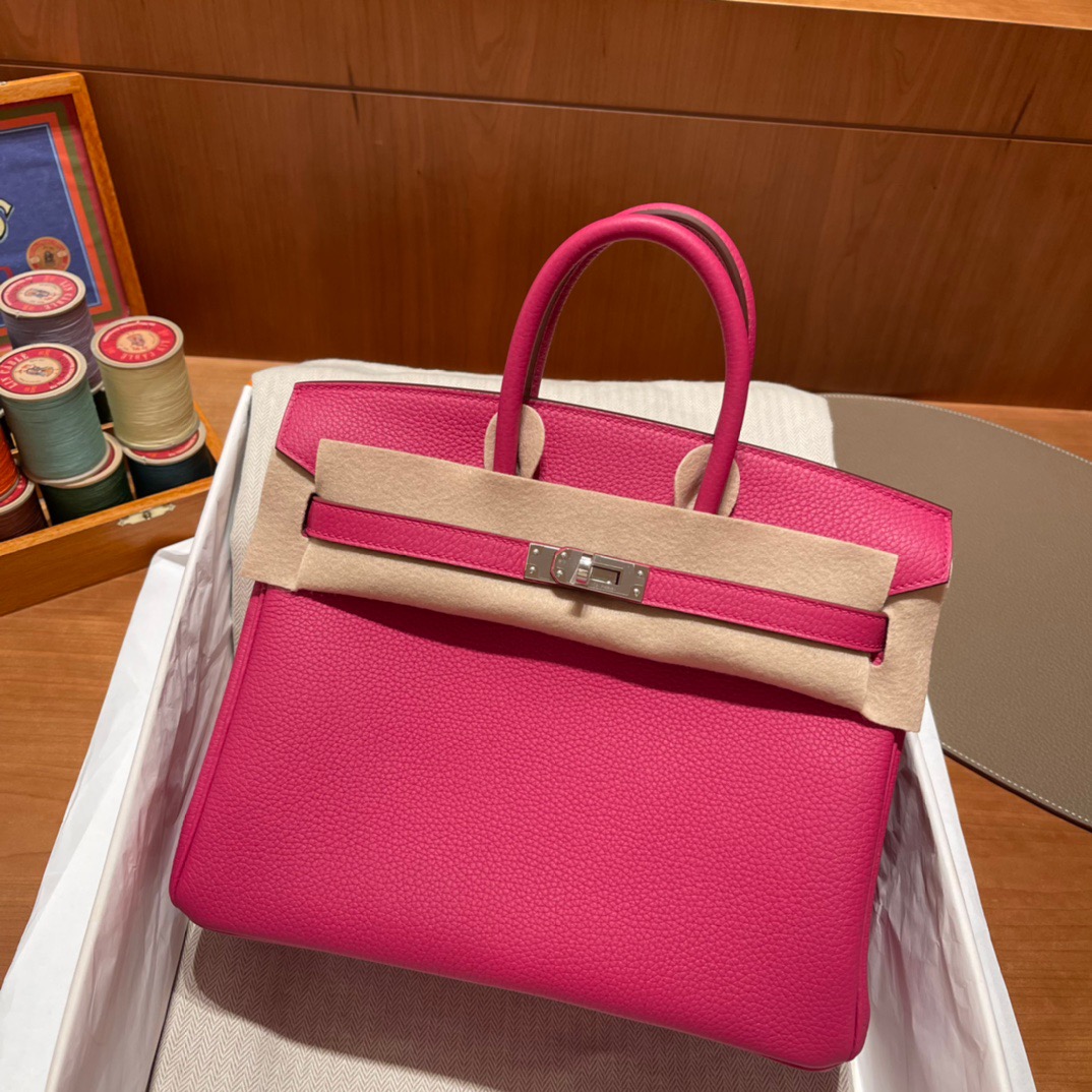 fb638e_c75bbf25be5a4f4fa44622370cc460aemv2.jpg Birkin 25 Togo Candy Pink - Image 1