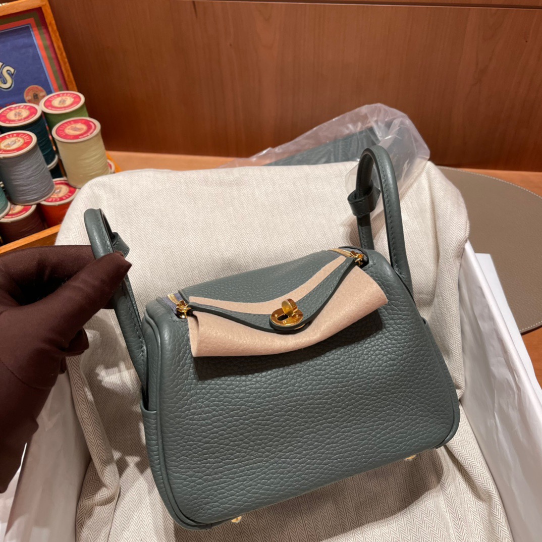 fb638e_c7e0549d59704639ae8738e3ee2e65damv2.jpg Mini Lindy Clemence Vert Amande - Image 1