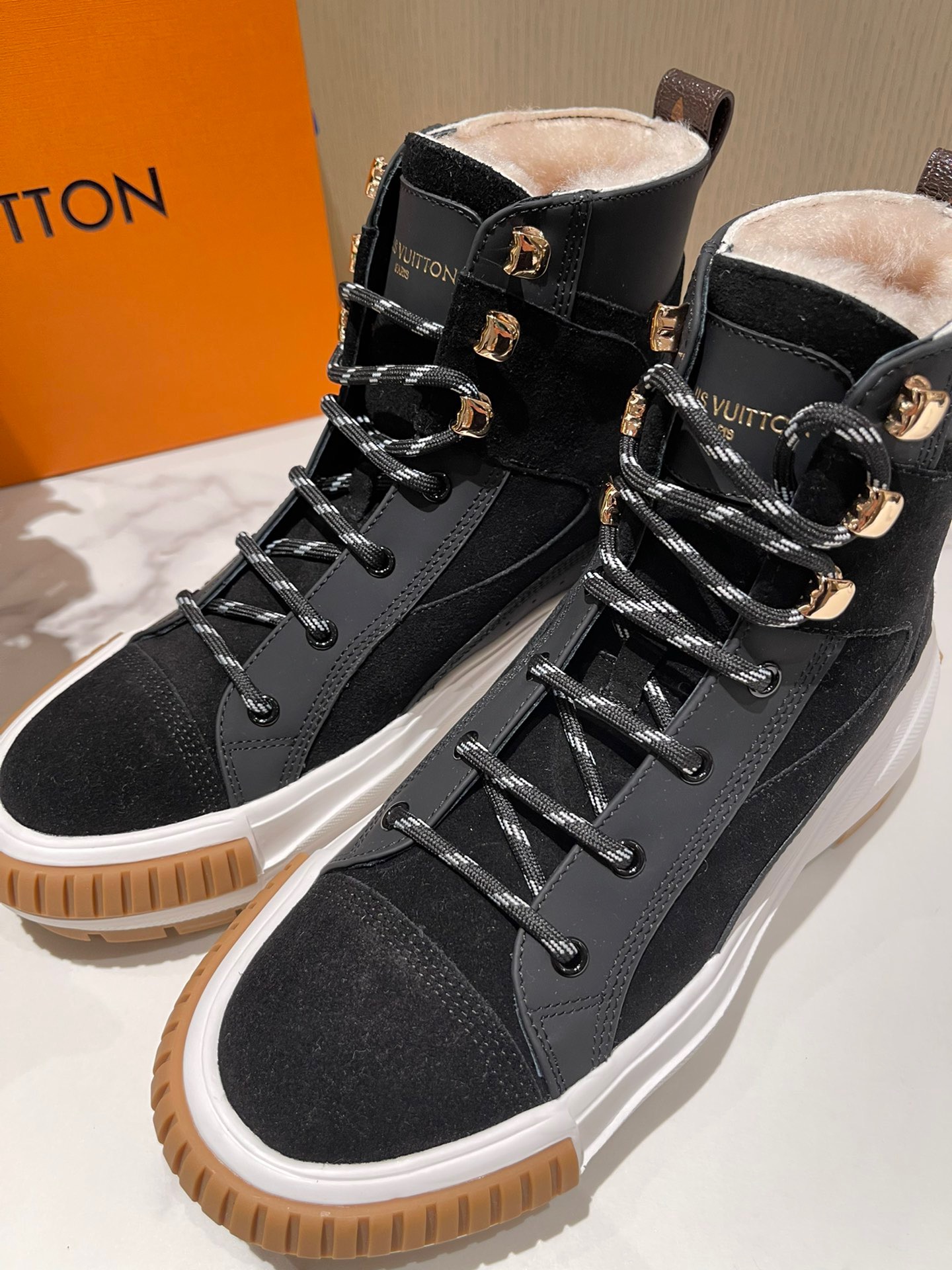 LV High-top Sneakers - Image 7