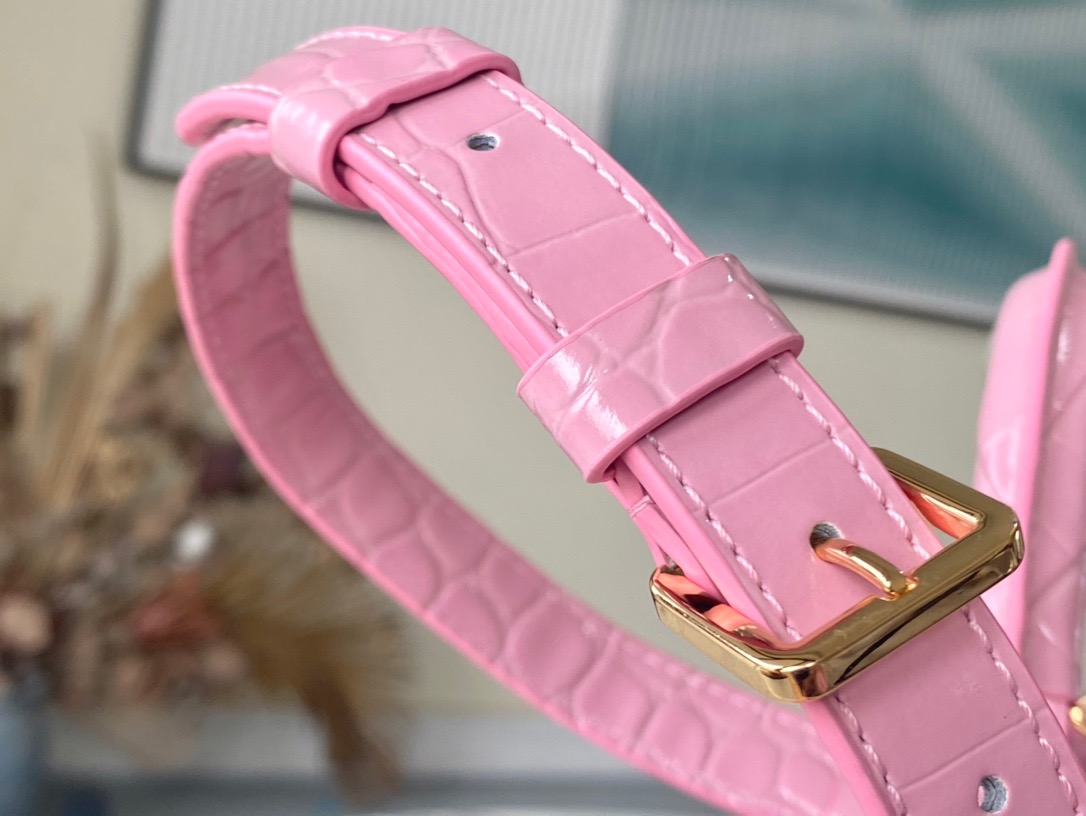 Louis Vuitton Capucines BB Small Handbag in Pink Crocodile - Image 7