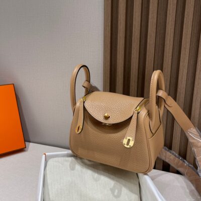 Mini Lindy Clemence Chai