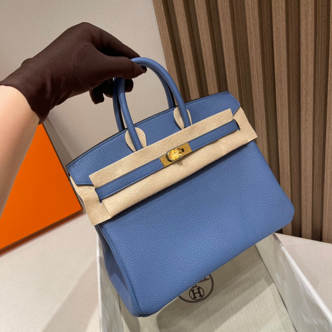 fb638e_d0c88437d3694b2cb70fe4efbb77ee67mv2.jpg Birkin 25 Togo Bright Blue - Image 1