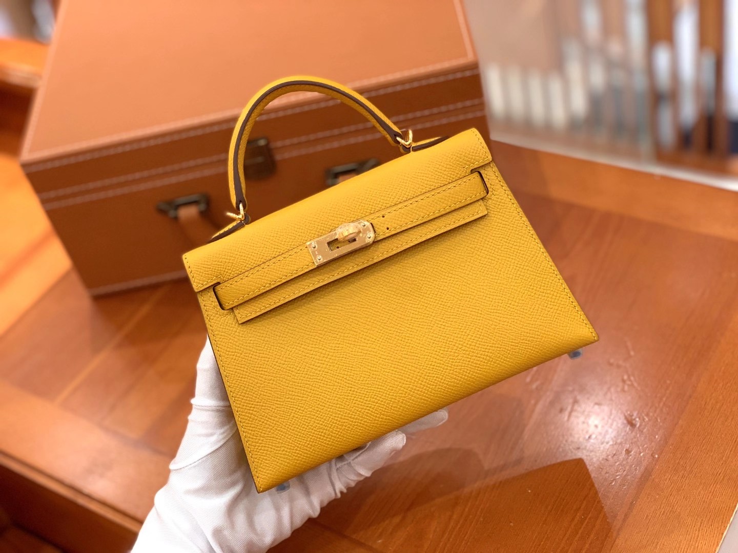 fb638e_d3e09c14534f4bb88b6f8bf6e849c4eamv2.jpg Mini Kelly Epsom Amber Yellow - Image 1