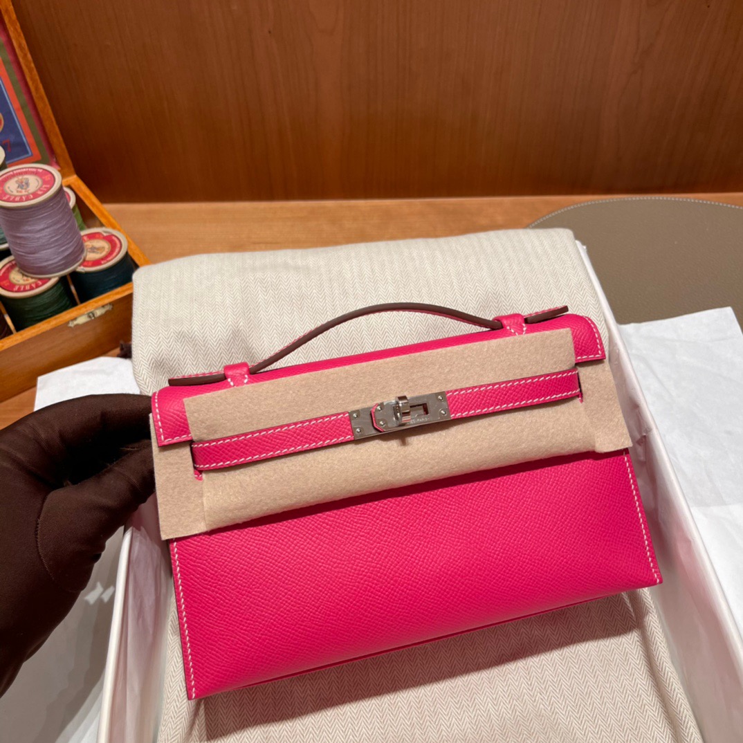 fb638e_d62c4090195e4d6eab9450c0468d31e7mv2.jpg Kelly Pochette Epsom Rose Tyrien - Image 1