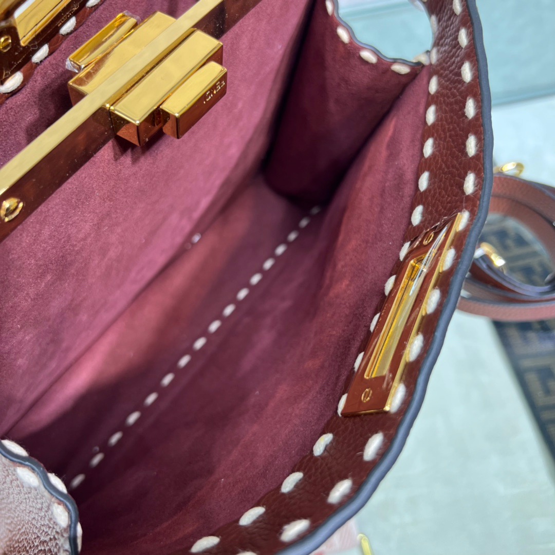 Fendi Peekaboo ISeeU Medium Bag - Image 6